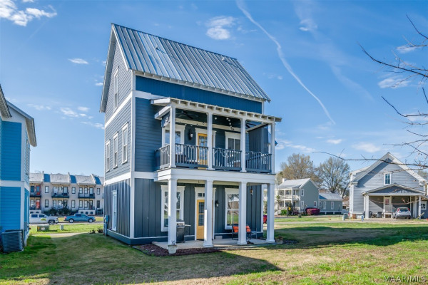 8 Carriage House Lane