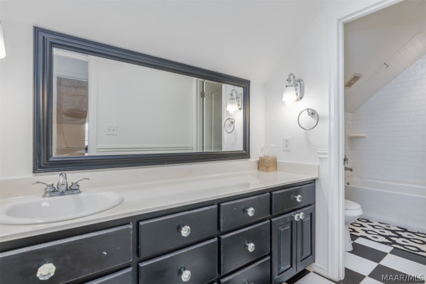 8213 Wynlakes Boulevard