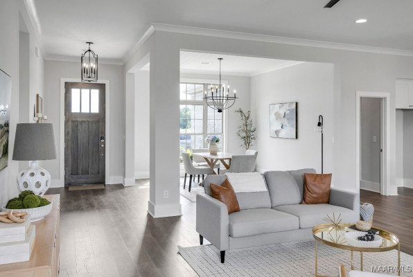 640 King's Meadow Street