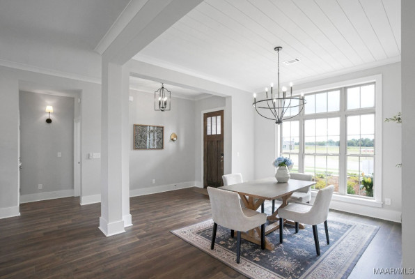 640 King's Meadow Street