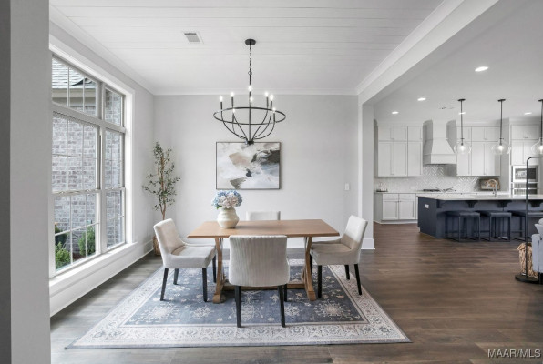 640 King's Meadow Street