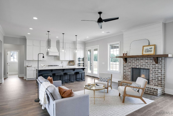 640 King's Meadow Street