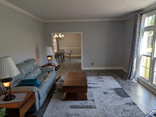 809 WYNWOOD Drive