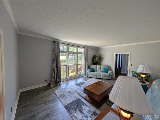 809 WYNWOOD Drive