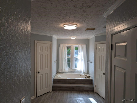 809 WYNWOOD Drive
