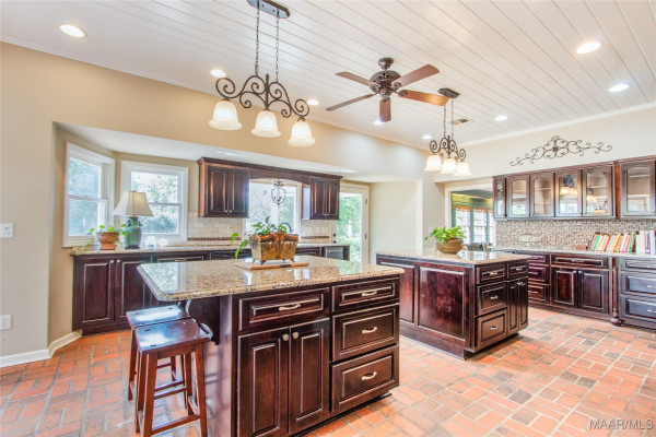 601 N Pickett Street