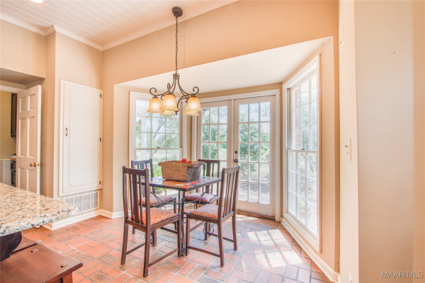 601 N Pickett Street