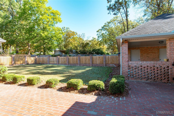 1737 Wentworth Drive