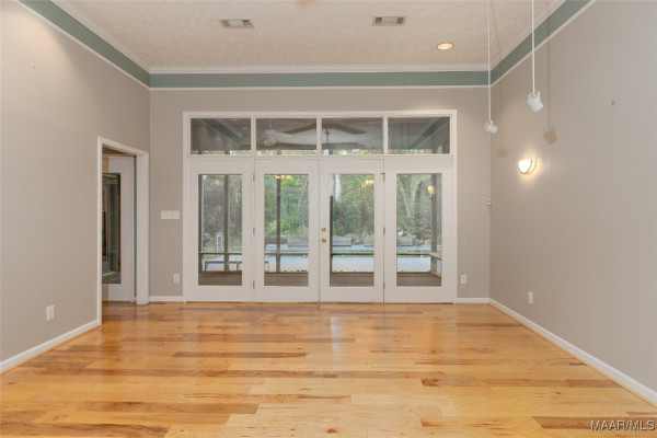 136 Creek Drive