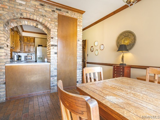 2520 Leonidas Drive