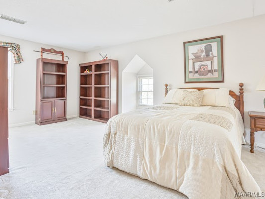 2520 Leonidas Drive