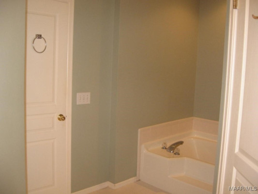 3748 ROSWELL Place