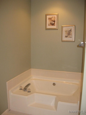 3748 ROSWELL Place