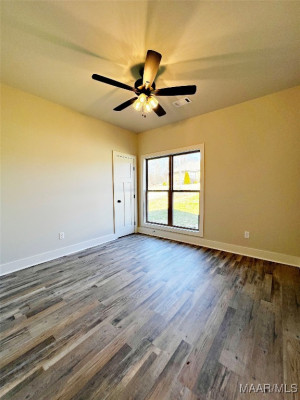 6 Village Knoll