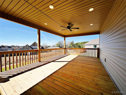 6 Village Knoll