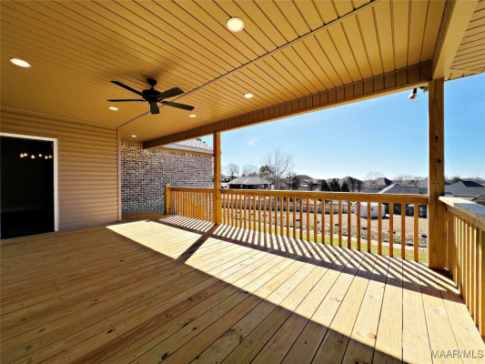 6 Village Knoll