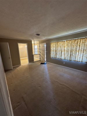 754 HILLMAN Court
