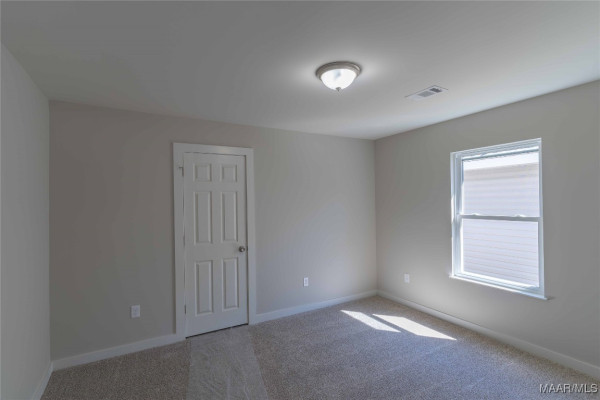 6033 Burbank Crossing Loop
