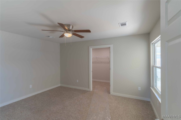 6033 Burbank Crossing Loop