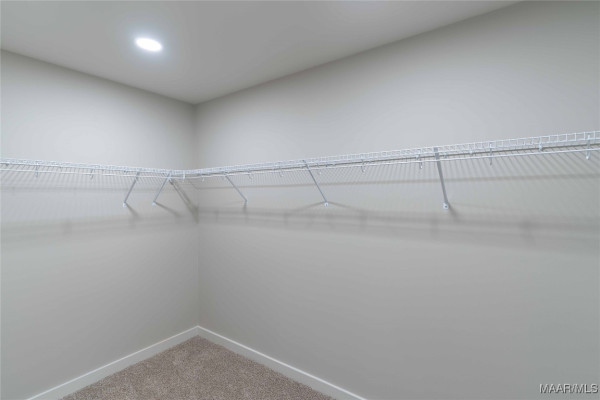 6033 Burbank Crossing Loop