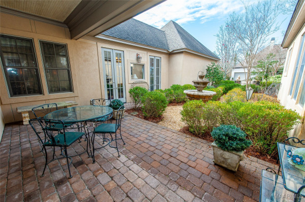 3669 Oak Grove Circle