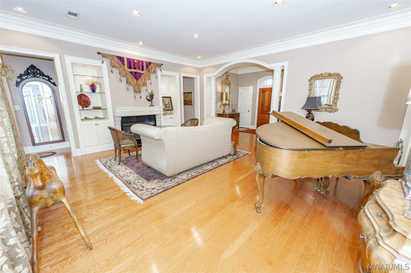 3669 Oak Grove Circle