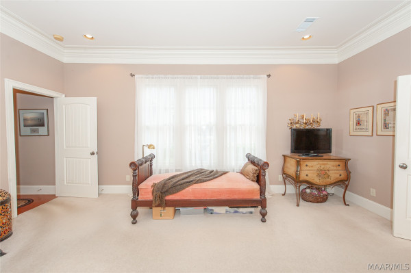 3669 Oak Grove Circle