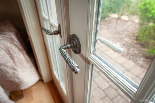 3669 Oak Grove Circle