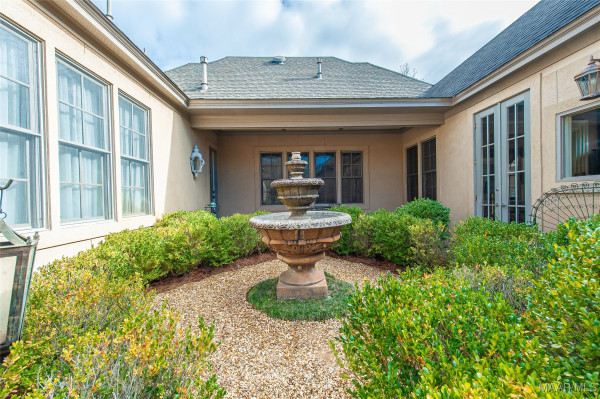 3669 Oak Grove Circle