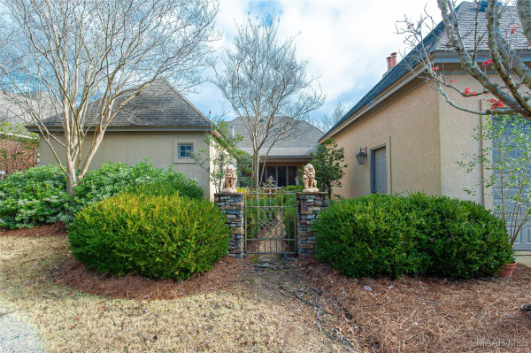 3669 Oak Grove Circle