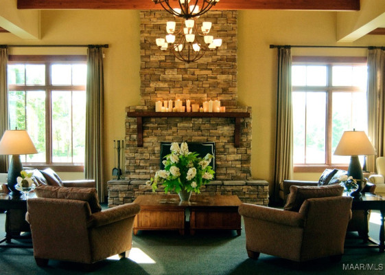 3669 Oak Grove Circle