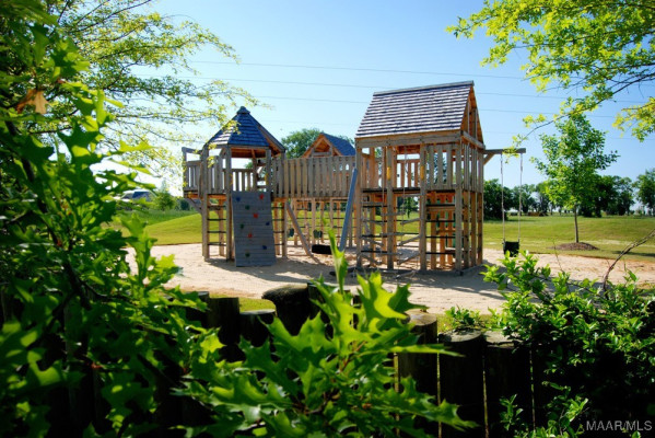 3669 Oak Grove Circle