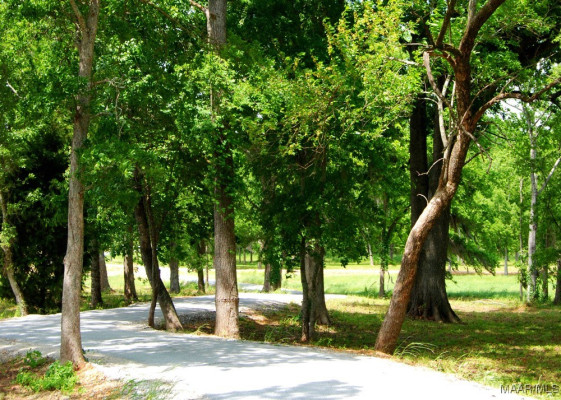 3669 Oak Grove Circle