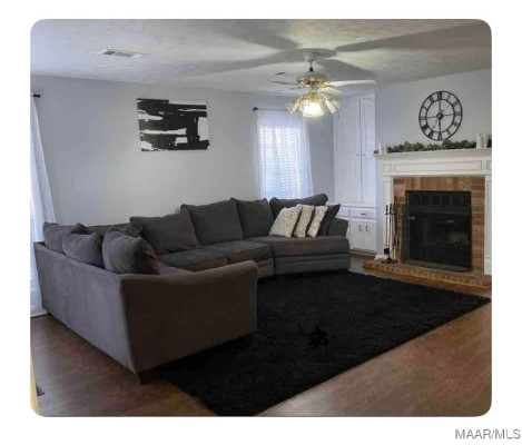 6037 Vineyard Lane