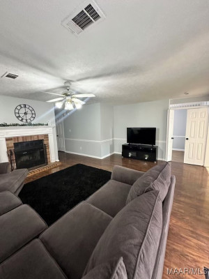 6037 Vineyard Lane