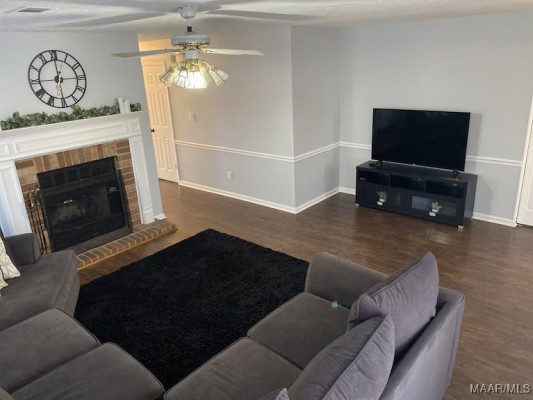 6037 Vineyard Lane