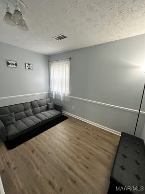 6037 Vineyard Lane