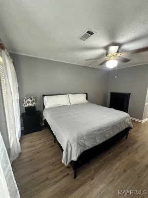 6037 Vineyard Lane