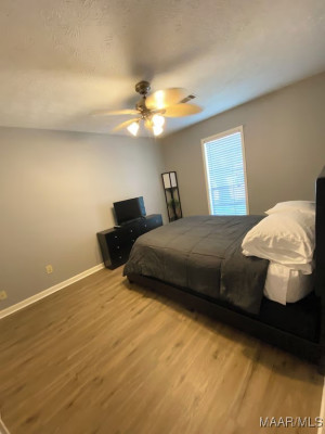 6037 Vineyard Lane
