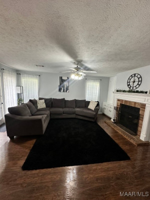 6037 Vineyard Lane