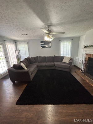 6037 Vineyard Lane