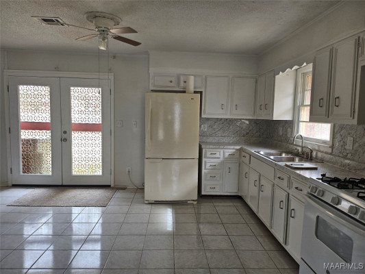 4431 LAWNWOOD Drive