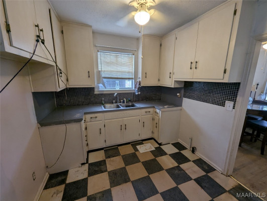 832 Gillespie Street