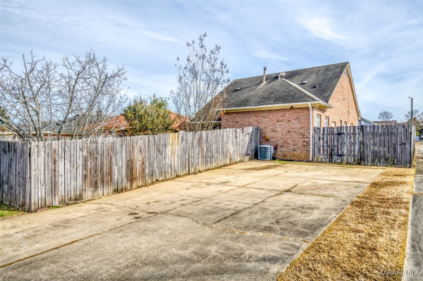 1604 SALISBURY Drive