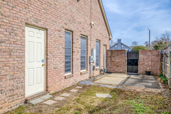 1604 SALISBURY Drive