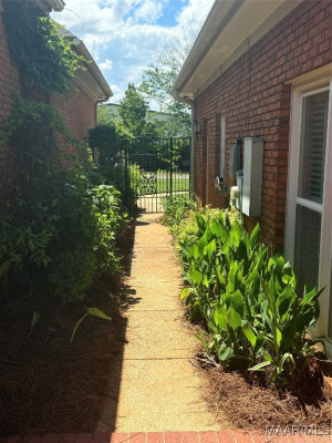 116 Charleston Court N