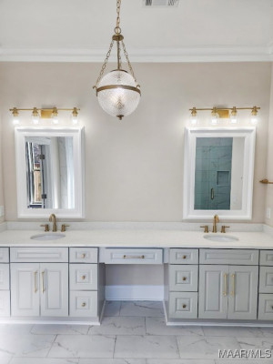 8216 Tuscany Manor