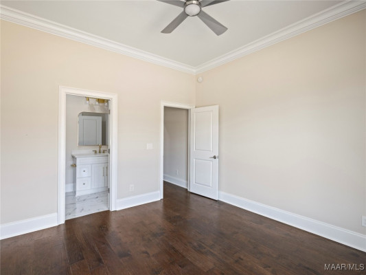 8216 Tuscany Manor