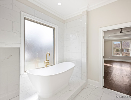 8216 Tuscany Manor