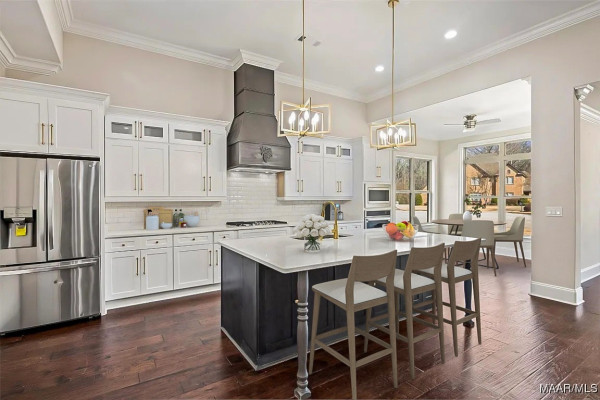 8216 Tuscany Manor